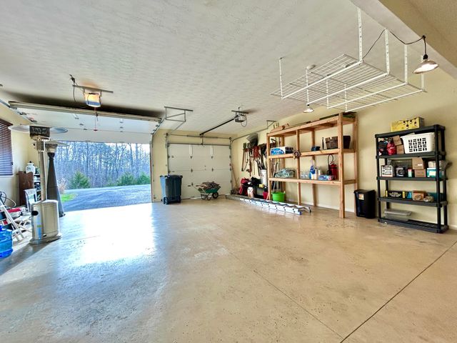1166 Sandstone Point Trail, Monticello, KY 42633