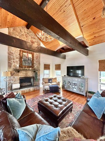 1166 Sandstone Point Trail, Monticello, KY 42633