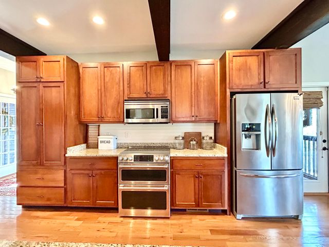 1166 Sandstone Point Trail, Monticello, KY 42633