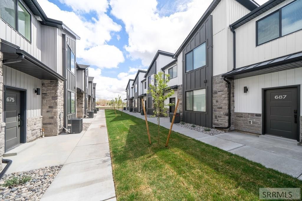 Image 1 of property listing at 743 Curlew Drive, Ammon, ID 83406