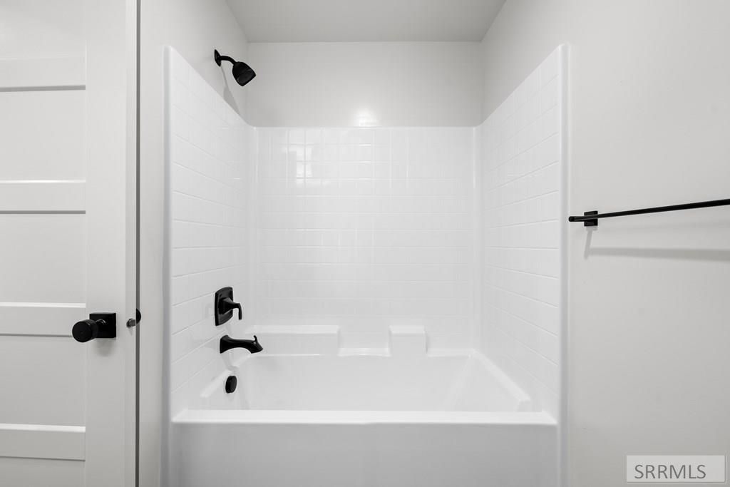 Image 46 of property listing at 743 Curlew Drive, Ammon, ID 83406