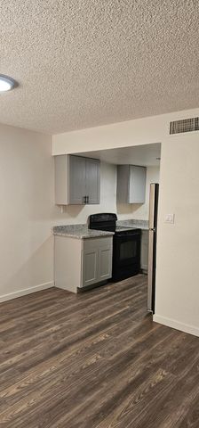 2658 N 43rd Avenue Apt A, Phoenix, AZ 85009