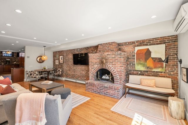 148 Warren Ave 1, Boston, MA 02116