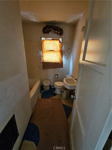 8132 White Oak Avenue, Northridge, CA 91325