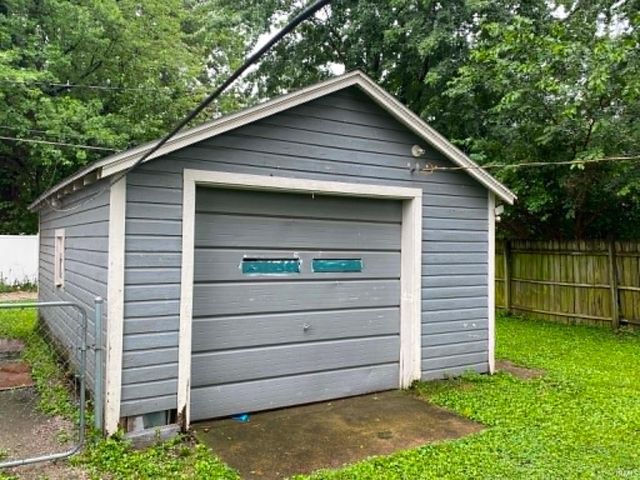 1735 E Franklin Street, Evansville, IN 47711