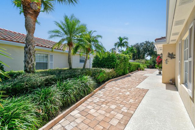 8256 SE Paurotis Lane, Hobe Sound, FL 33455