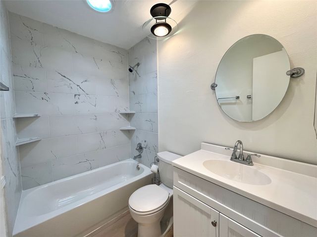 802 Kingswood Avenue, Richardson, TX 75080
