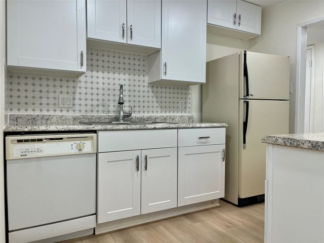802 Kingswood Avenue, Richardson, TX 75080