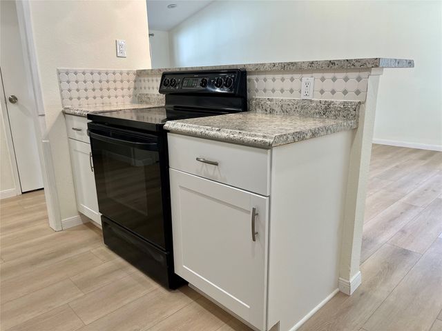 802 Kingswood Avenue, Richardson, TX 75080