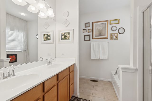 1616 Colchester Lane, Aurora, IL 60502