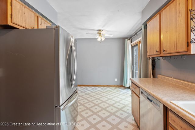 2722 Aurora Drive, Lansing, MI 48910