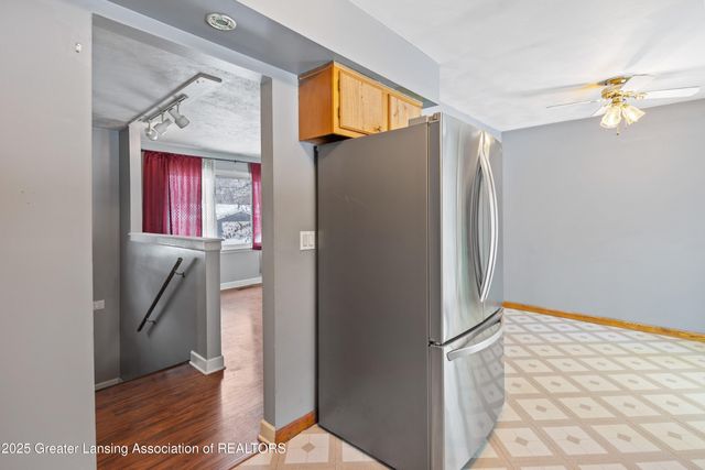 2722 Aurora Drive, Lansing, MI 48910