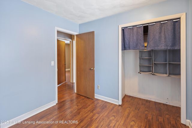 2722 Aurora Drive, Lansing, MI 48910