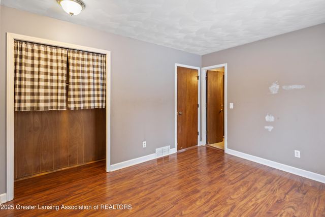 2722 Aurora Drive, Lansing, MI 48910