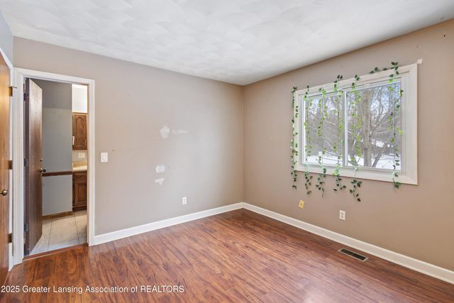 2722 Aurora Drive, Lansing, MI 48910