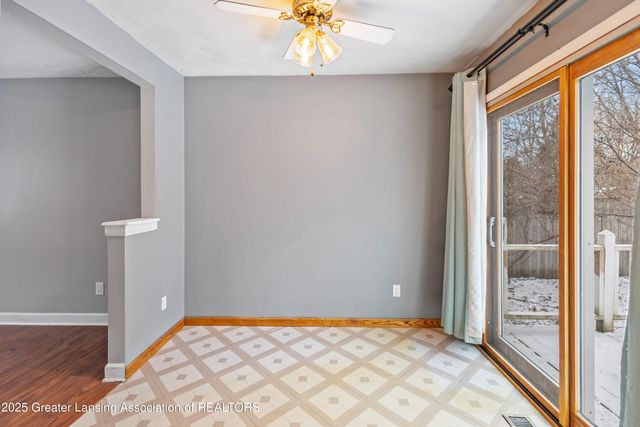 2722 Aurora Drive, Lansing, MI 48910