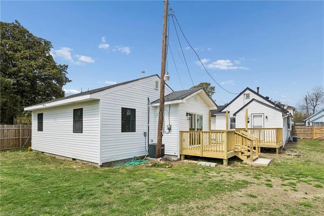 1428 24th ST B, Newport News, VA 23607