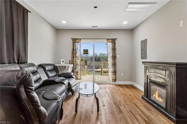 1428 24th ST B, Newport News, VA 23607