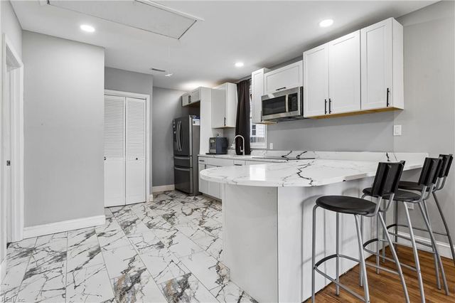 1428 24th ST B, Newport News, VA 23607