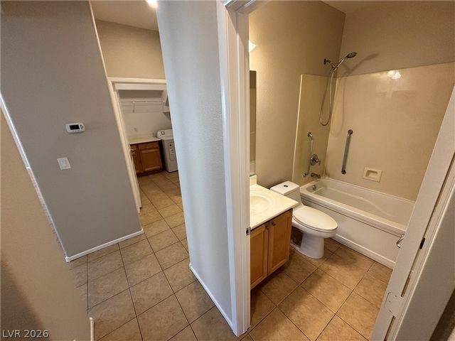 9218 Desert Heat Avenue, Las Vegas, NV 89178