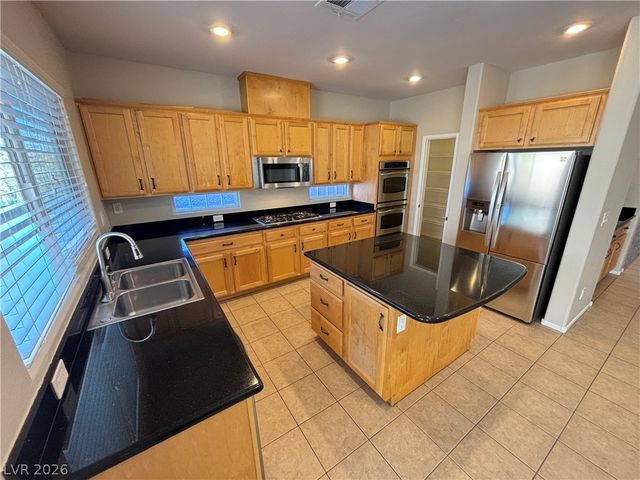 9218 Desert Heat Avenue, Las Vegas, NV 89178