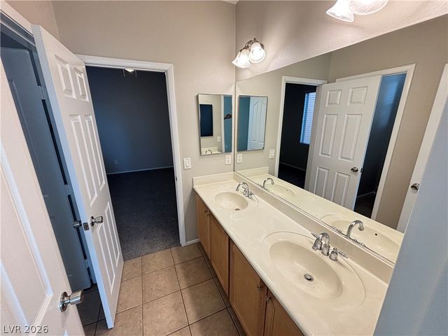 9218 Desert Heat Avenue, Las Vegas, NV 89178