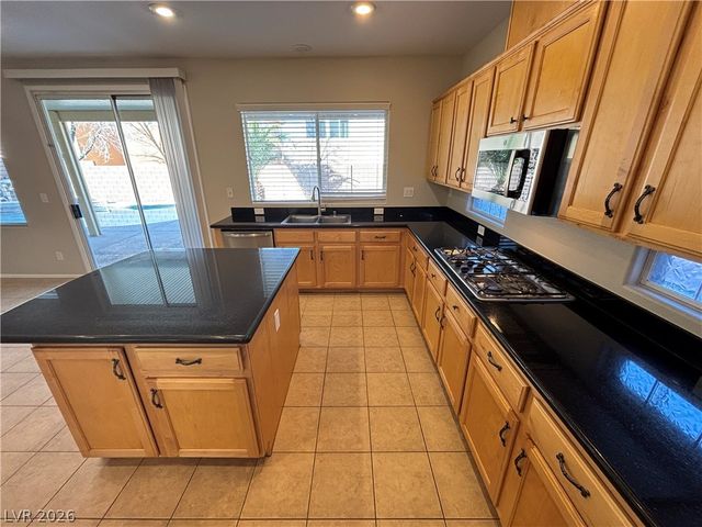 9218 Desert Heat Avenue, Las Vegas, NV 89178