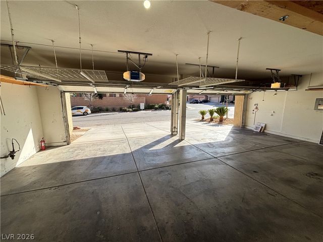 9218 Desert Heat Avenue, Las Vegas, NV 89178