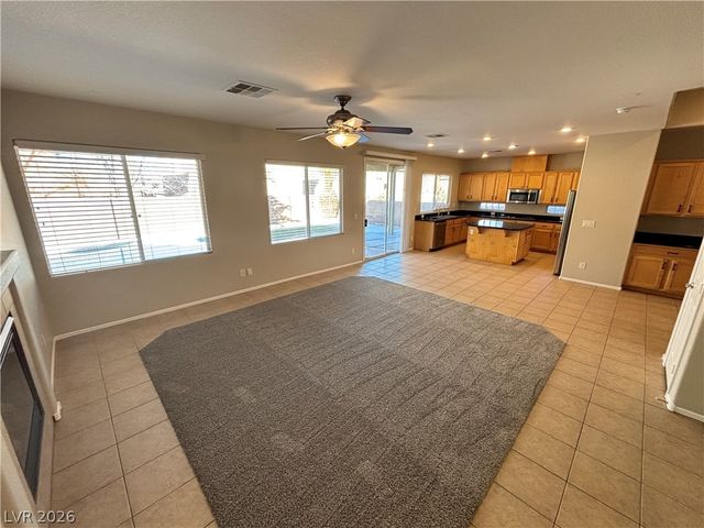 9218 Desert Heat Avenue, Las Vegas, NV 89178