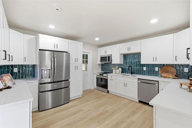 3593 BENSON AVENUE N, St Petersburg, FL 33713