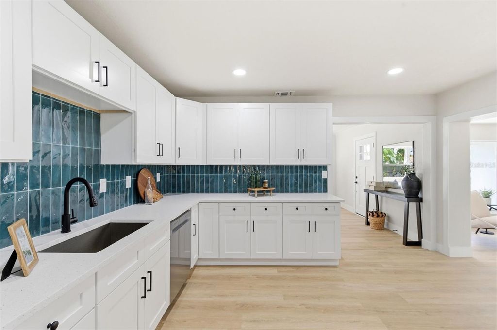 Image 13 of property listing at 3593 BENSON AVENUE N, St Petersburg, FL 33713