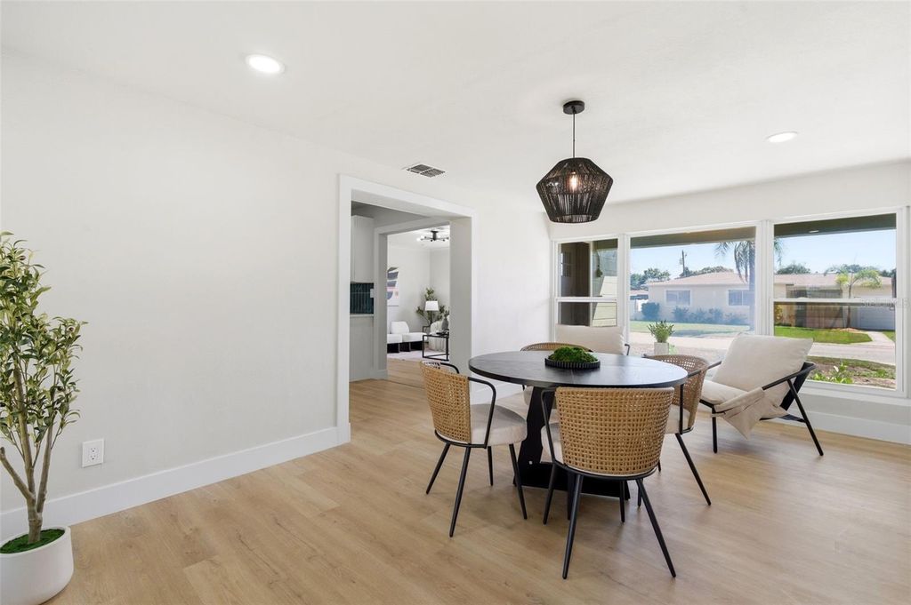 Image 19 of property listing at 3593 BENSON AVENUE N, St Petersburg, FL 33713