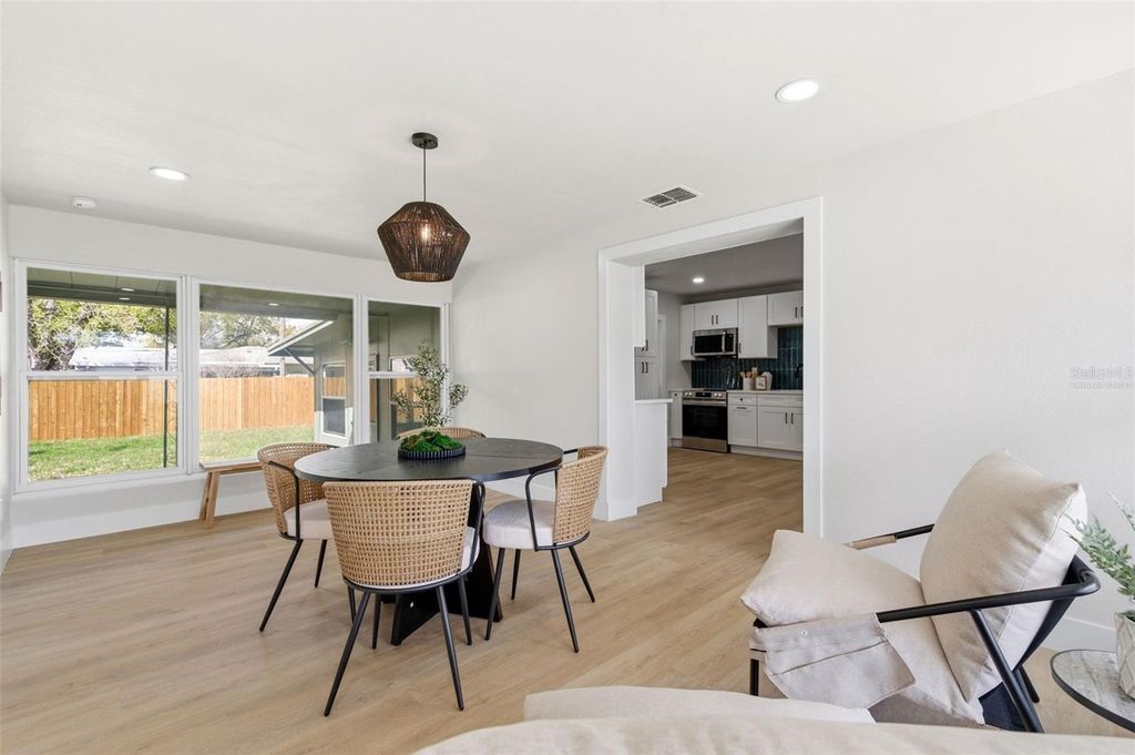 Image 20 of property listing at 3593 BENSON AVENUE N, St Petersburg, FL 33713