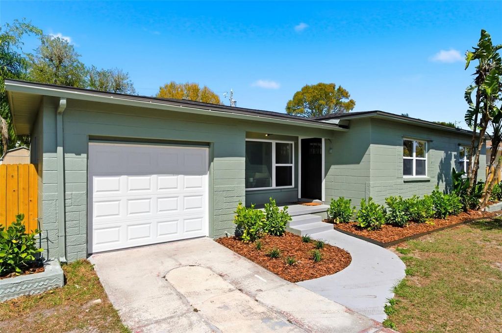 Image 3 of property listing at 3593 BENSON AVENUE N, St Petersburg, FL 33713