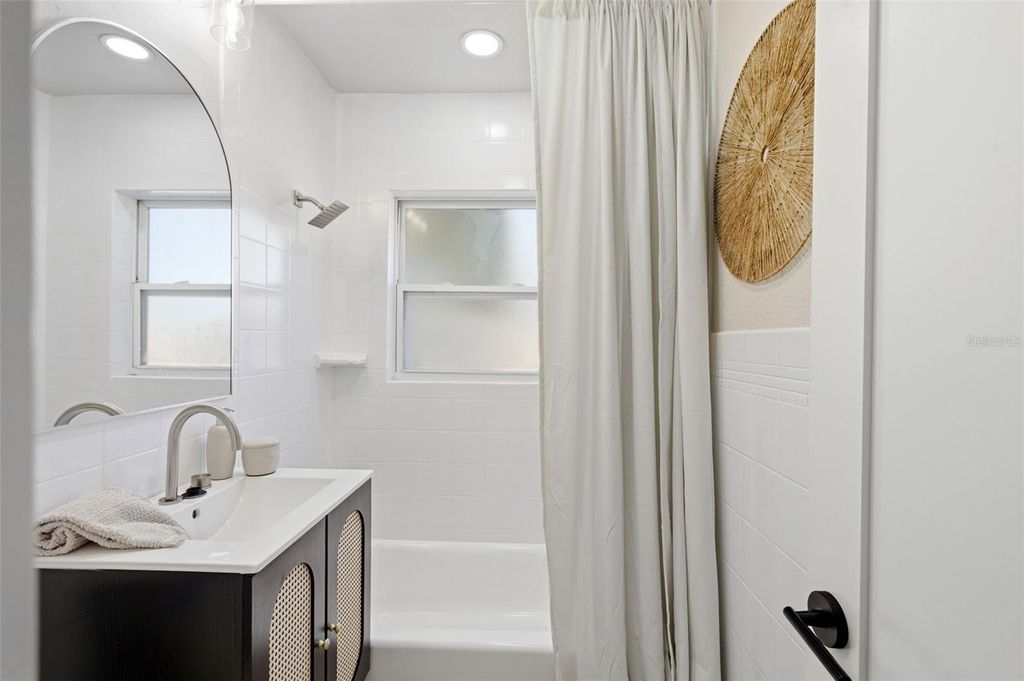 Image 30 of property listing at 3593 BENSON AVENUE N, St Petersburg, FL 33713