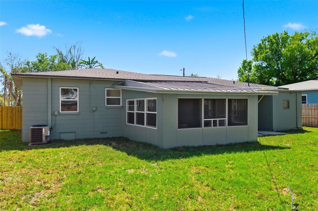 Image 43 of property listing at 3593 BENSON AVENUE N, St Petersburg, FL 33713