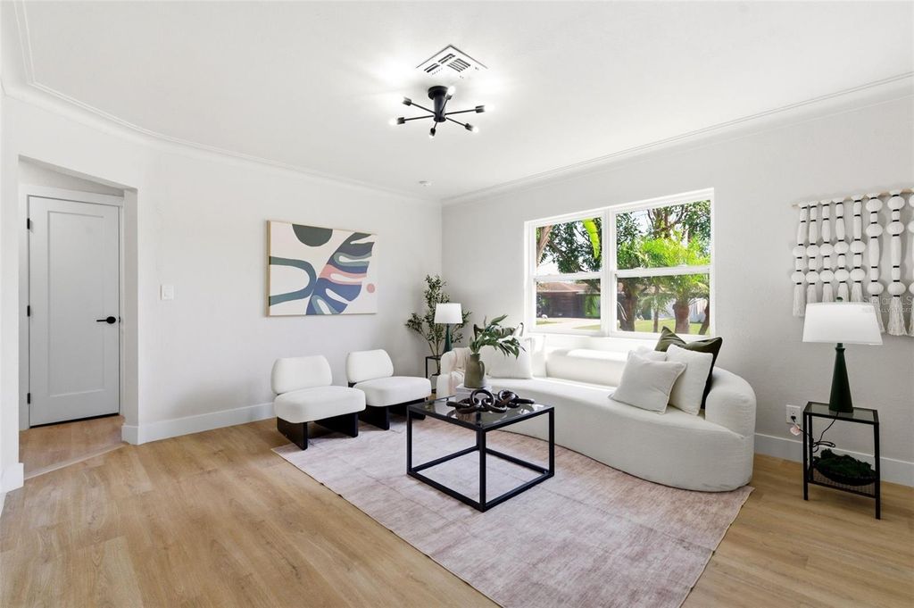 Image 8 of property listing at 3593 BENSON AVENUE N, St Petersburg, FL 33713