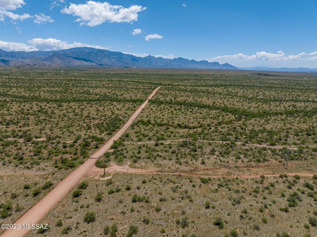 S Willow Springs Road, Oracle, AZ 85623