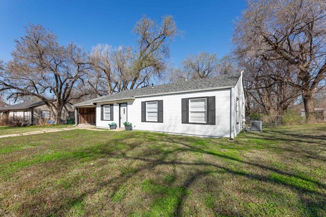 6566 N East Park View St, Park City, KS 67219