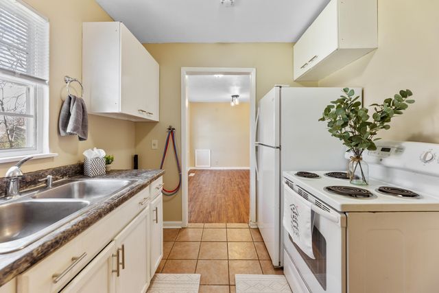 6566 N East Park View St, Park City, KS 67219