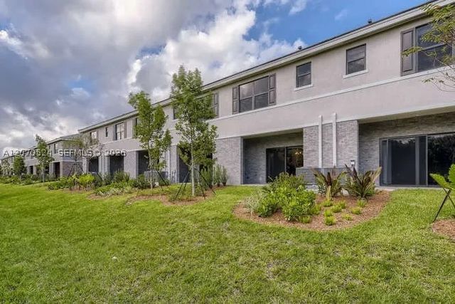 142 SE 5th Ct, Deerfield Beach, FL 33441