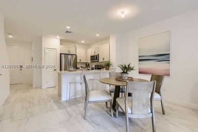 142 SE 5th Ct, Deerfield Beach, FL 33441