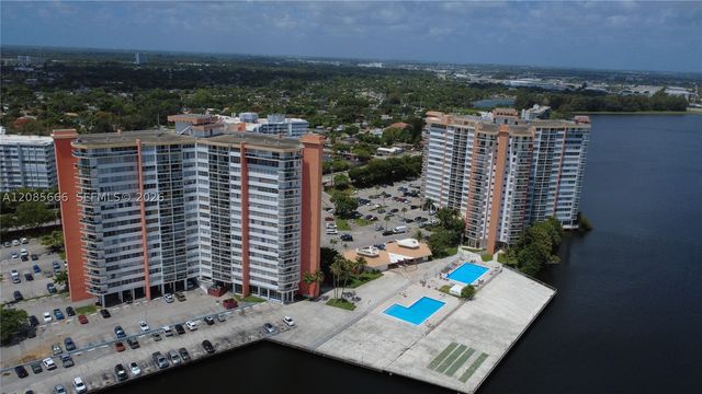 1351 NE Miami Gardens Dr 422E, Miami, FL 33179