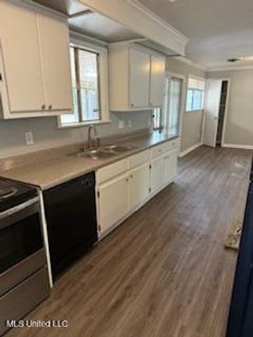 5804 Sedgwick Drive, Jackson, MS 39211