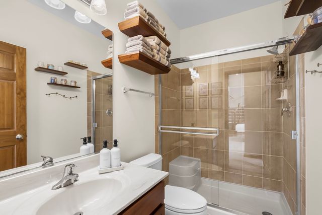 865 Sterling Heights Drive, Antioch, IL 60002