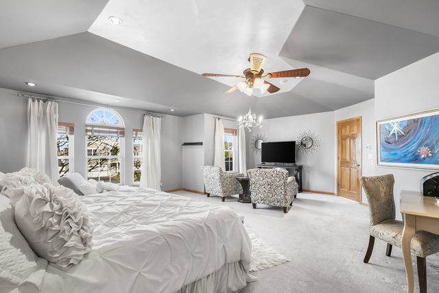 865 Sterling Heights Drive, Antioch, IL 60002