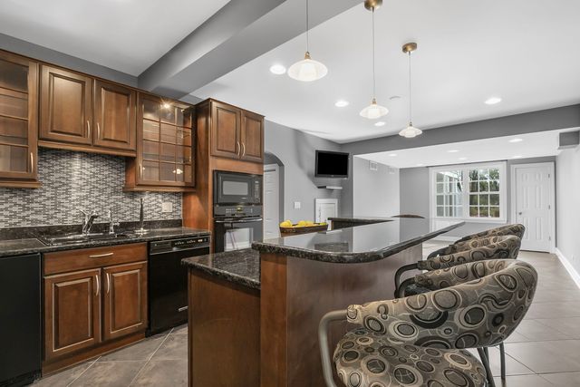 865 Sterling Heights Drive, Antioch, IL 60002