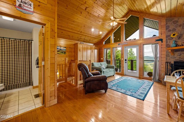 3813 Glenview Way, Sevierville, TN 37862