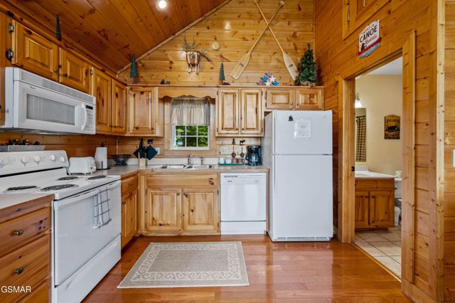 3813 Glenview Way, Sevierville, TN 37862
