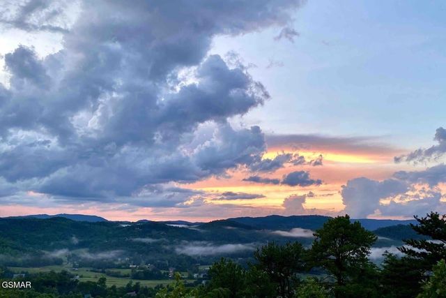 3813 Glenview Way, Sevierville, TN 37862